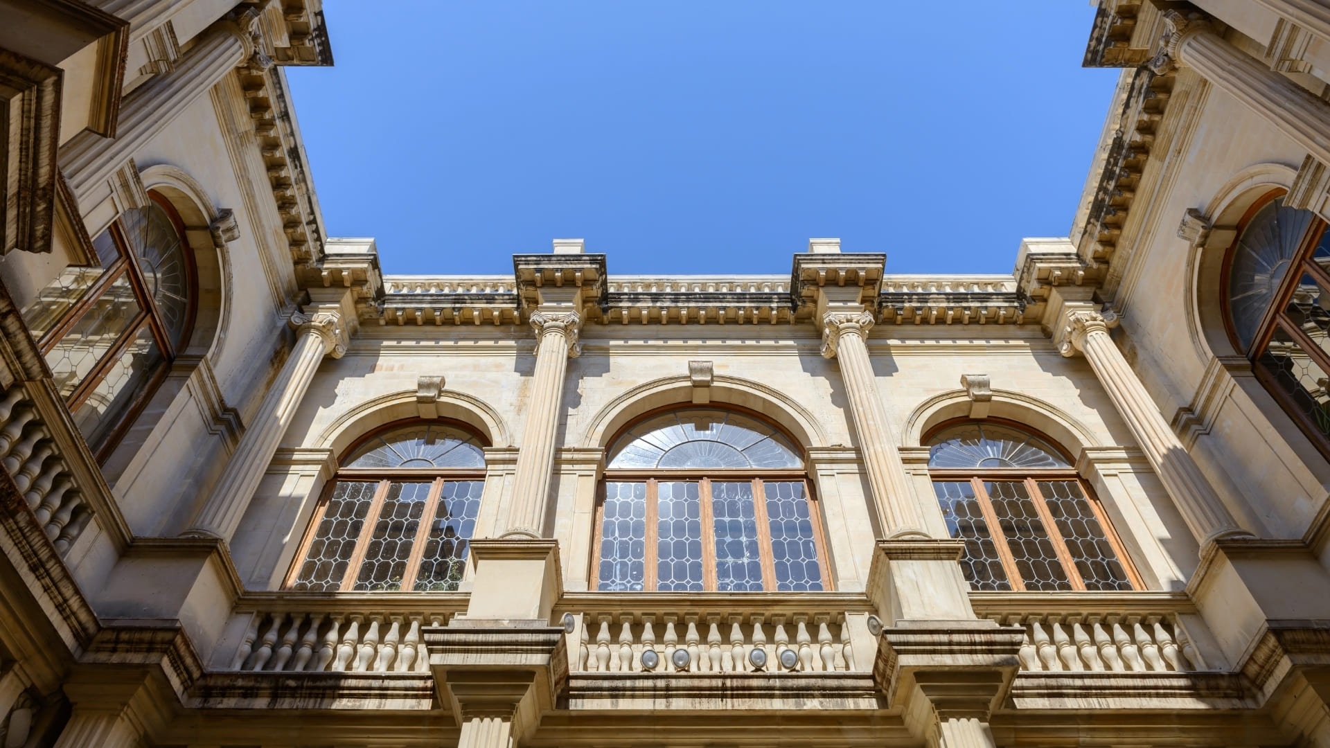 Immersive tours of Heraklion Archaeological Museum